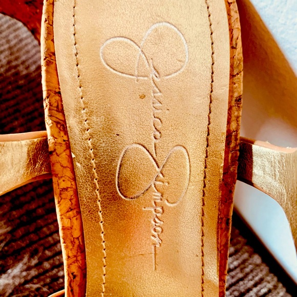 Jessica Simpson Head Turners! - Picture 4 of 4